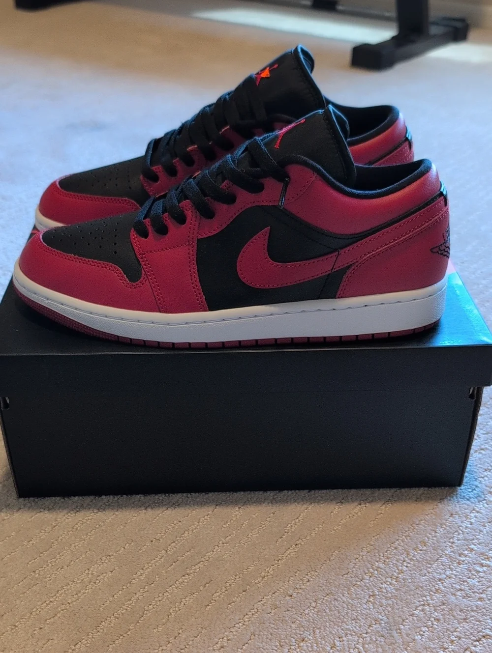 Nike Air Jordan 1 Low: Black & Red